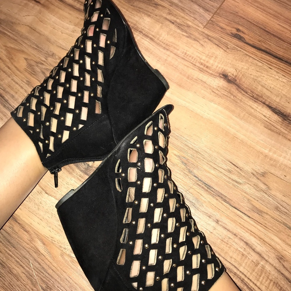 Black studded booties - Picture 2 of 3